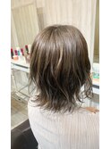 肩ラインの切りっぱなし スタイル