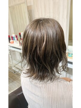 アトリエキー(atelier Kii) 肩ラインの切りっぱなし スタイル