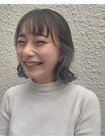 リア(Lia by KENJE)&nbsp;シルバー×イヤリングカラー♪顔まわりカット　ダブルカラー