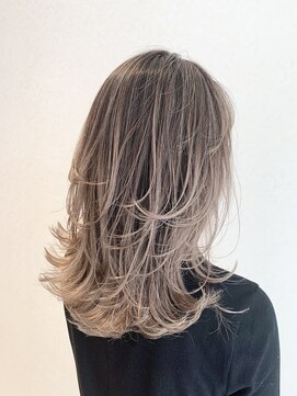 リード バイ ラグーン(LEAD by LAGOON) バレイヤージュグレージュハイライトケアブリーチピア