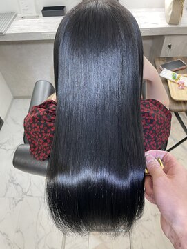 アールサロン アザブジュウバン(Rr SALON Azabu juban) ダークネイビー×Rr SALON Hydro XE  treatment