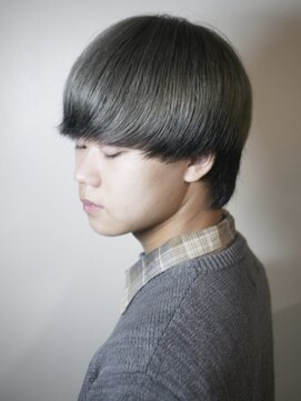 スウェルホワイト(SWELL WHITE) アウターカラーシルバー　マッシュ　ウルフ　香椎メンズカット