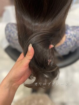 アピッシュ ギンザ(apish ginza) オリーブグレージュ暗髪レイヤーカットオリーブベージュ