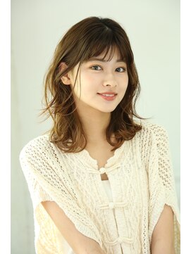 ガーランド (Garland) 大人ミディアム/レイヤーカット/水素カラー/ピンクベージュ/卵型