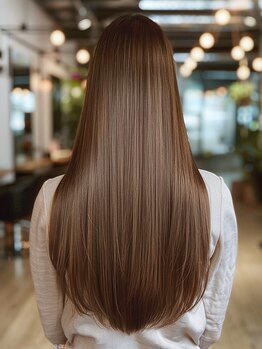 エレノア 梅田店(Eleanor)の写真/【小顔カット+髪質改善クオライン縮毛矯正+3stepTR¥15100】業界最高峰の薬剤で憧れの艶髪を叶えます