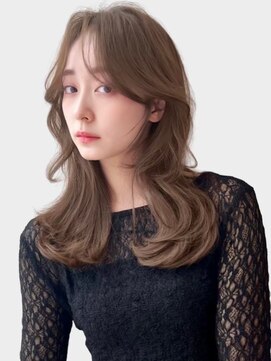 ユーフォリア 銀座本店(Euphoria) セミロング　レイヤー　くびれヘア　透明感　アッシュカラー