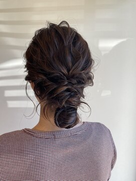 パーク(PERK) シニヨンアレンジ