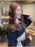 キャラメルベージュ