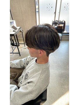 トリコ(ToricO) ナチュラルセンターパート フェザーパーマ グレー