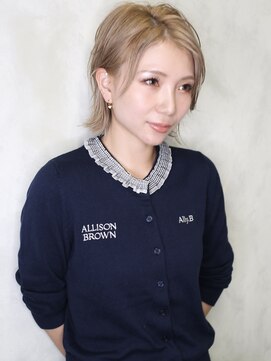 バース(BIRTH) ショート＆ボブ専門サロン【BIRTH】外ハネミルクティーベージュ2