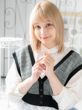 プリモカ 綾瀬(primoC) 綾瀬/髪質改善/ホワイトブロンド×姫カットレイヤーロブヘアb