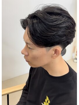 メンズギフト(men's GIFT) フェザーパーマ毛流れセンターパートツーブロック刈り上げ