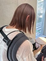 エウペ 渋谷(WEUPE)&nbsp;斜めバング/グレージュカラー/デザインカラー/シルキーベージュ