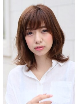 ロエナ(ROENA) ハッシュカットフルバングレッドブラウン似合わせカット前髪