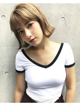 ラグナ(LAGUNA) 切りっぱなし外ハネボブ×ヌーディーベージュ