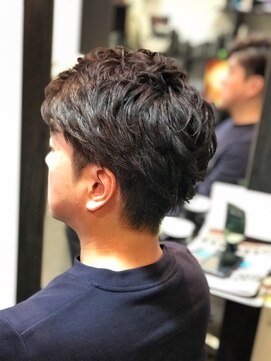 オムヘアーバイグルーマーズ(HOMME HAIR by GROOMER/S) #ビジネスカジュアル#コテパーマ #メンズミディアムパーマ