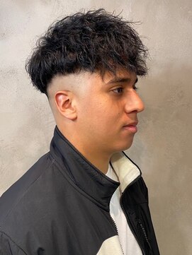 ディスイズバーバーサード(THIS IS BARBER 3rd) ツーブロックマッシュ ツイスパ スキンフェード