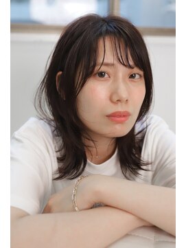 スリーマーク(THREE mark) ふんわり暗髪ピンクオレンジミディアムレイヤー