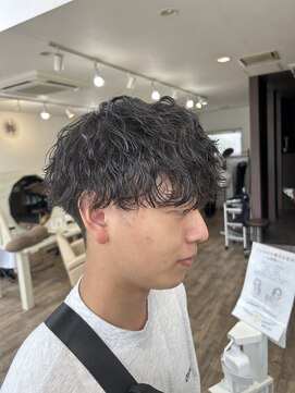 ラヴィラ(la villa) 波巻きスパイラルパーマ