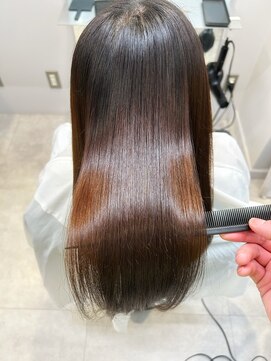 メルバイグラフ 梅田(mel by GRAFF) 「髪質改善で叶える憧れのツヤ髪ケア」