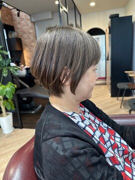 ハーツ(Heart's) 白髪ぼかし/イメチェンヘアスタイル/前髪カタログ/ショートボブ