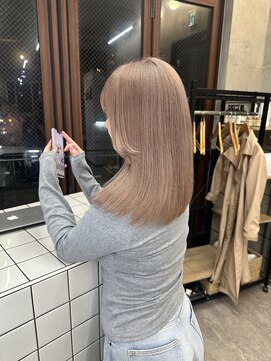 バド(bado) ピンクベージュ/透明感カラー／レイヤーカット／髪質改善/本町