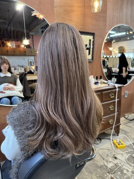 チャプター 問屋町(chapter) ケアブリーチミルクティーベージュカラーレイヤーカット韓国ヘア