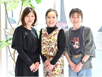 エルムバイエント(elm by emt)の写真/【女性スタッフのみ】同性だからこそ分かる髪のゆらぎや繊細なお悩みに寄り添い理想のスタイルへ導きます。