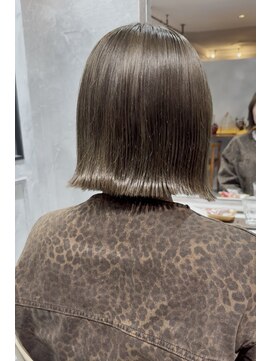 クラシカ(classika) 切りっぱなしボブ×オリーブグレージュ♪