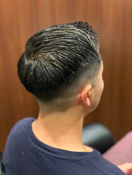 プレミアムバーバー 赤坂店(PREMIUM BARBER produce by HIRO GINZA) 七三パート×フェードスタイル〈赤坂/理容室/溜池〉