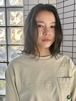 サロンドクロエ(Salon de Chloe)&nbsp;太陽が似合うオリーブカラー