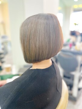ジラ ヘアアンドメイク(girra HAIR&MAKE) 前下がりボブ