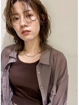 イタクラ 赤道店 (ITAKURA) ウルフヘア/センターパート/シースルーバング/波巻き/スパイラル