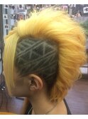 アシンメトリーカット　ネイティブ柄バリアート