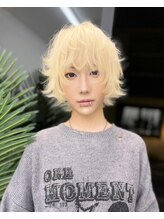 ナナ(NANA) ショートウルフ/ウルフカット/ブロンド/ブリーチ