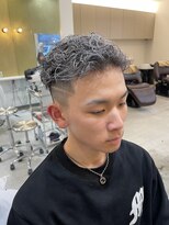 トパ タカオカ(topa takaoka)&nbsp;極道スパイラルパーマ×ホワイトメッシュ