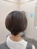 アンジュール コロレ(1//jour colore)&nbsp;すっきり、上品な美シルエット【前下がりショート】