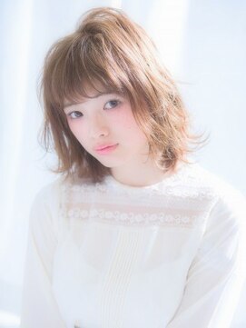 アイビー(Ivy) イルミナカラーで透明感を出したくびれセミディ