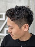 ワイルドパーマツーブロック刈り上げ