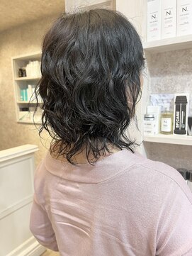 キャアリー(Caary) 福山市美容室Caary  ウルフレイヤーのくるっとパーマ スタイル