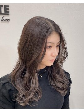 アンダーバーホワイト 阪神西宮店(_WHITE) センターパート　カッコ可愛い系ロング