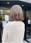 ハイトーンベージュ