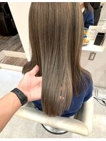 リップス デリコ(LIPS derico)&nbsp;【白髪ぼかしハイライト】　 施術前の写真は右にスワイプ