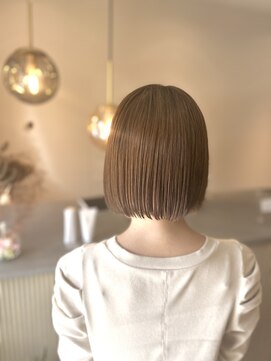 ソア(SOA) ミニボブ　オリーブべージュ