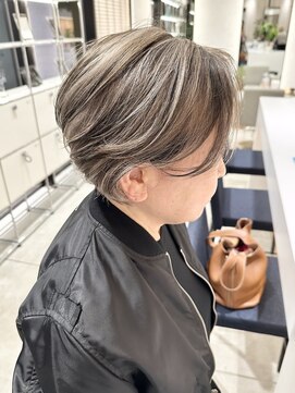 ステアケース 武蔵小杉店(stair:case) 大人白髪ぼかしハイライト白髪染めショートヘア