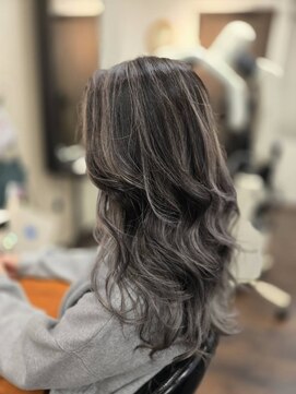 タイガ 上野御徒町(TAIGA) コントラストハイライト×TOKIOトリートメント【ヘアメイク凛】