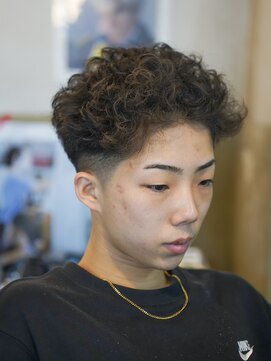 メンズカットミドルフェードカーリーパーマ