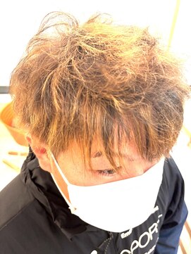 くせ毛風ゆるふわカジュアルスタイル