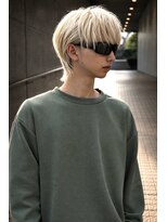 ラッドルーム(LAD ROOM.) ウルフカット/レイヤーカット/シースルーマッシュ/ホワイト