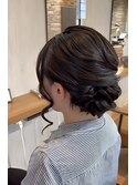 シンプルなシニヨンセットデザイン！